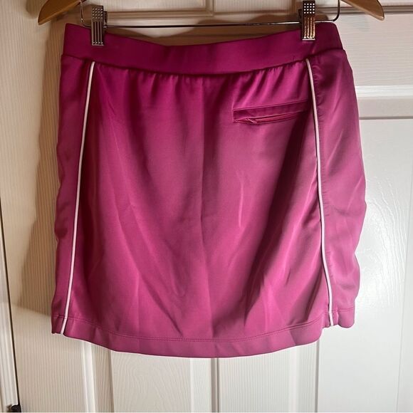 Fairway and Greene Golf Skort, Size Small.  Built in Shorts. Excellent Condition - Picture 2 of 5